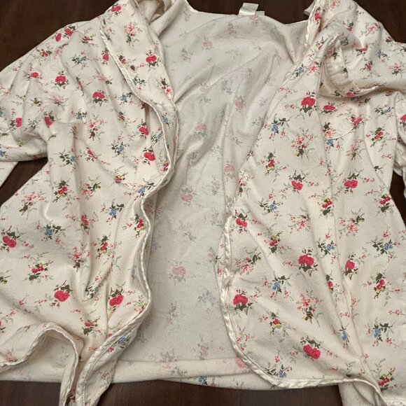 Victoria's Secret Women Pajama Button Up Top Long Sleeve Red Roses Size Medium - Picture 12 of 14